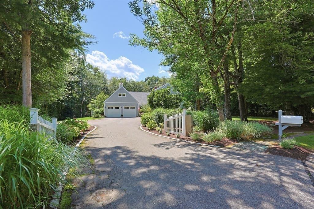 35 Tucker Ln, Dartmouth MA 02747 photo 2