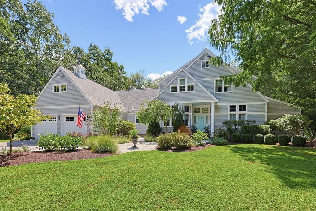 35 Tucker Ln, Dartmouth MA 02747