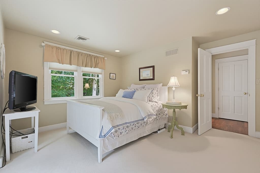 35 Tucker Ln, Dartmouth MA 02747 photo 33
