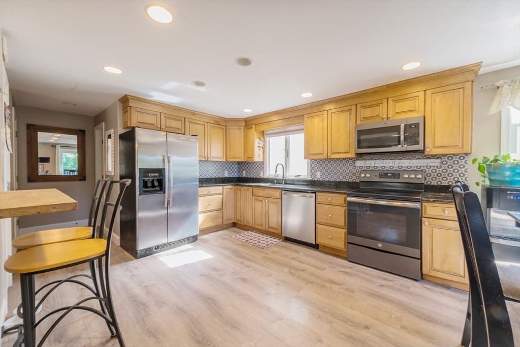19 Hillside Dr, Plymouth MA 02360 photo 3
