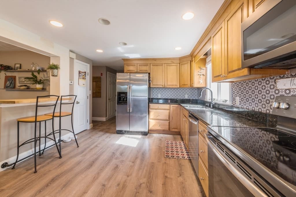 19 Hillside Dr, Plymouth MA 02360 photo 4