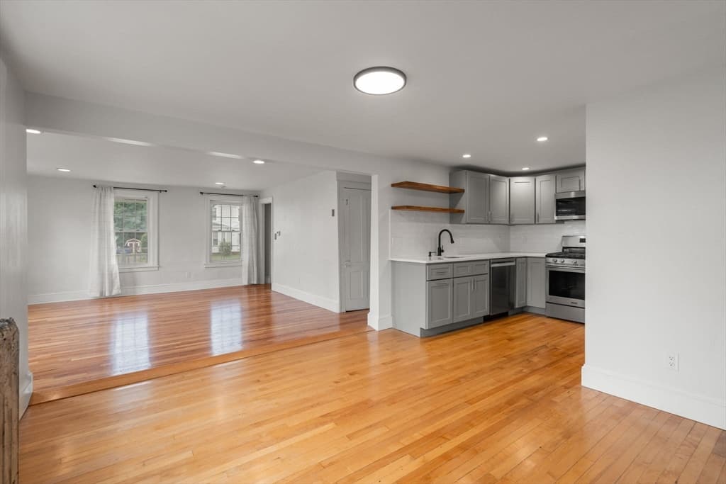 23-25 High St, Easthampton MA 01027 photo 9