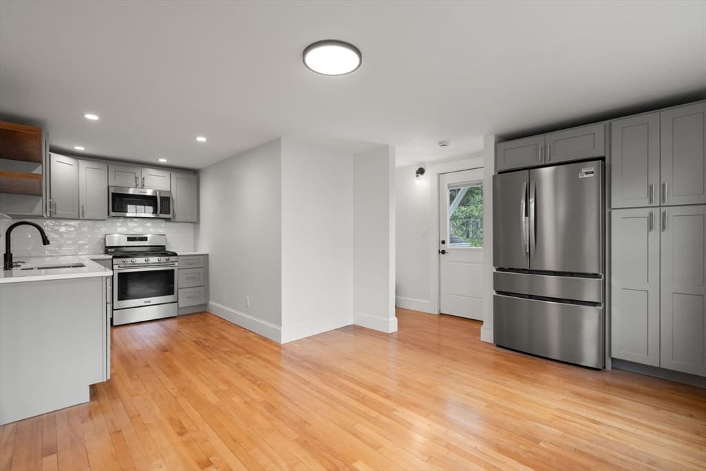 23-25 High St, Easthampton MA 01027 photo 10