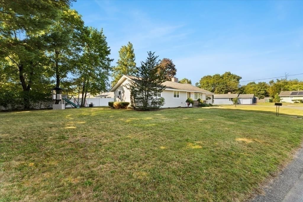 73 Oak Ridge Dr W, Brockton MA 02301 photo 3