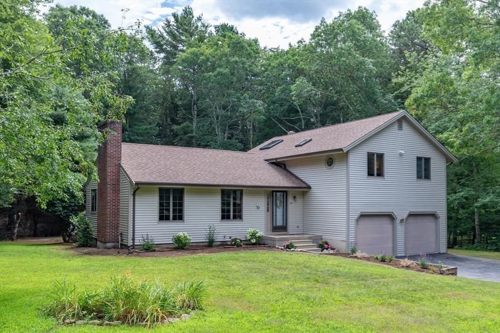21 Club House Drive, Bourne MA 02559 photo 2