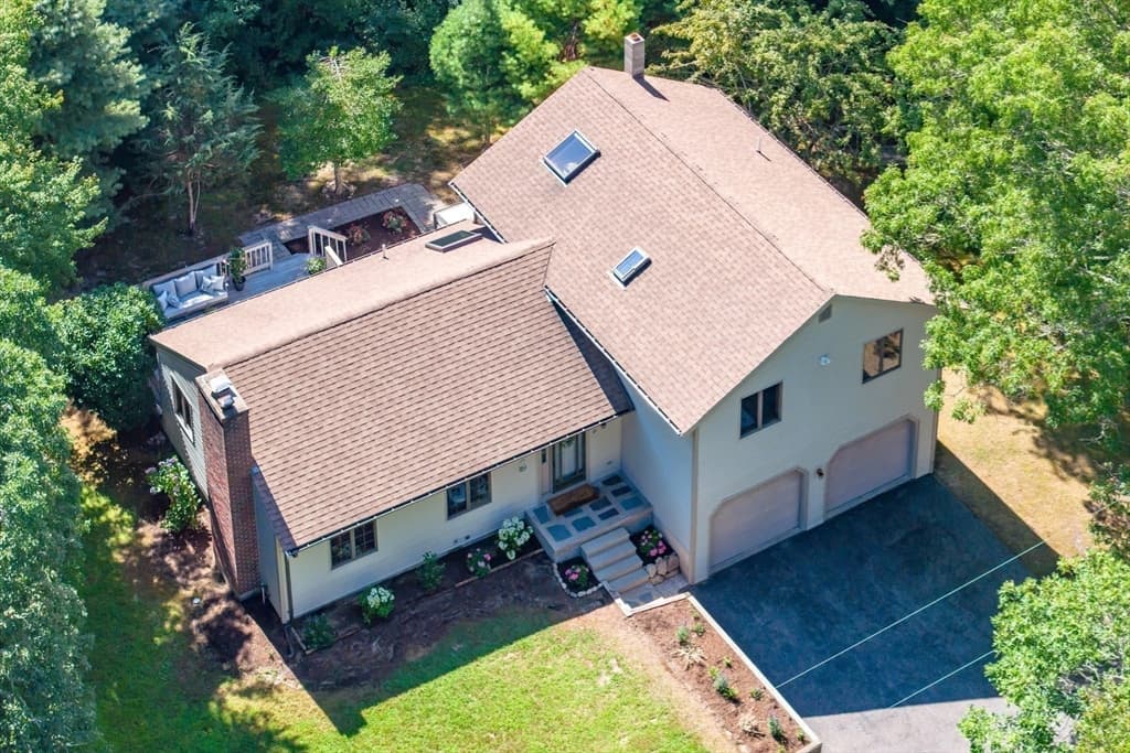 21 Club House Drive, Bourne MA 02559