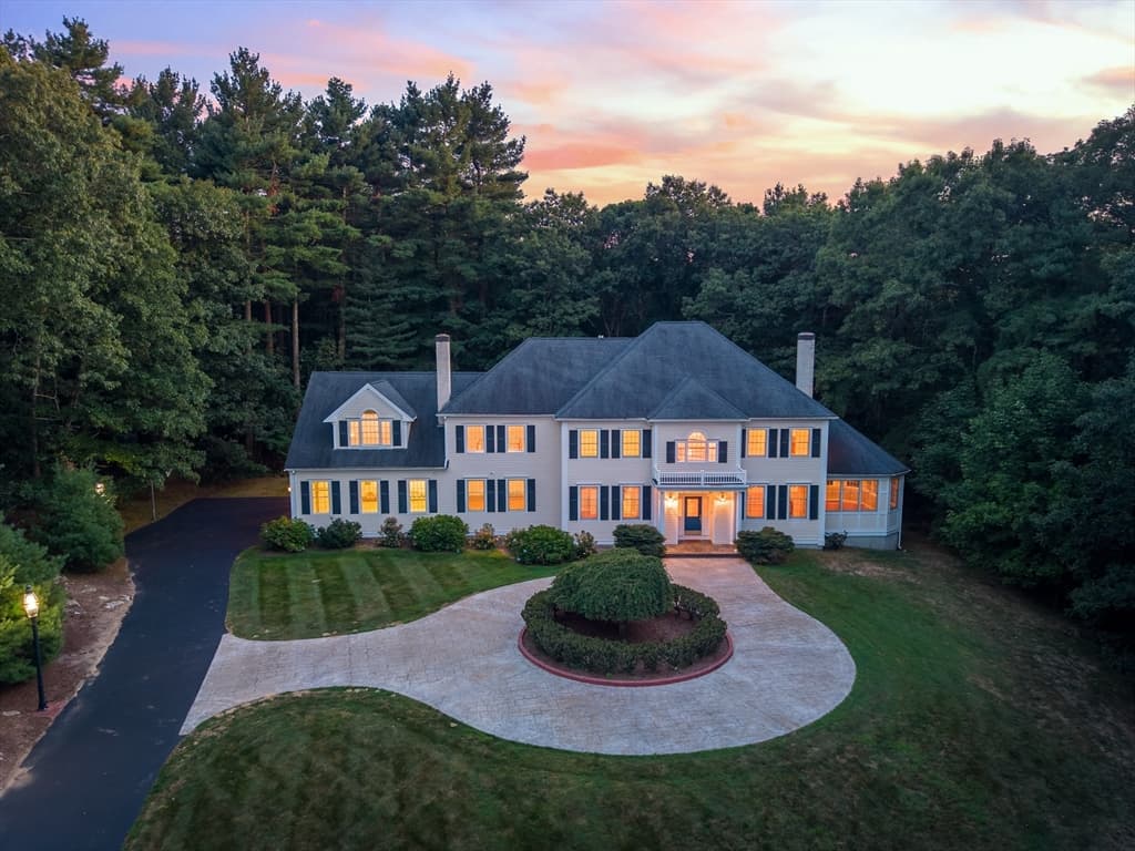 68 Elm St, Canton MA 02021