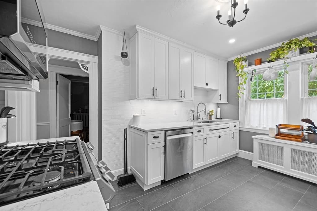 427-429 S Huntington Ave # 1, Boston MA 02130 photo 17