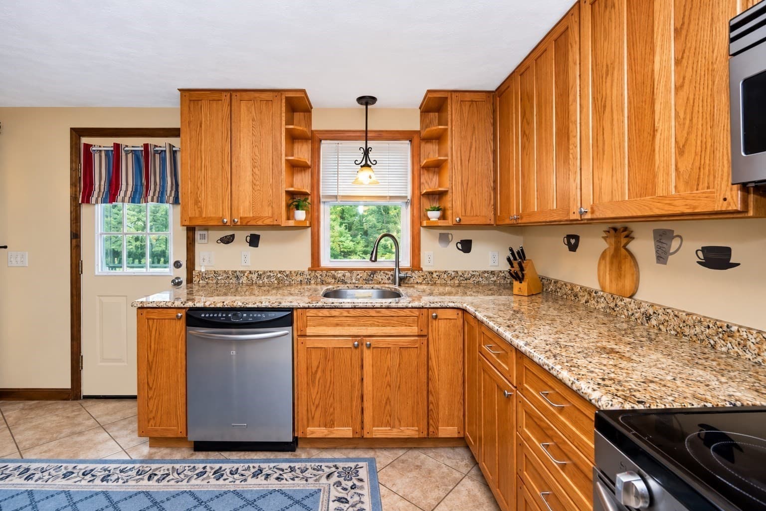 Single Family Residence at 31 Pikes Hill Rd, Sterling MA 01564, Sterling, photo 11 of 40