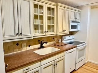 Condominium at 40 Village Rd # 108A, Middleton MA 01949, Middleton, photo 8 of 30