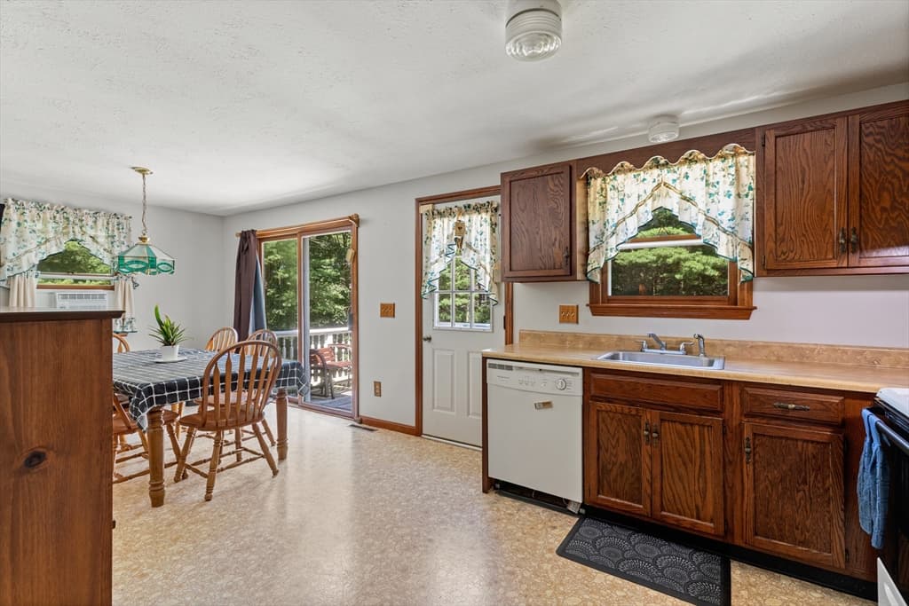 49 Forest St, Carver MA 02330 photo 7