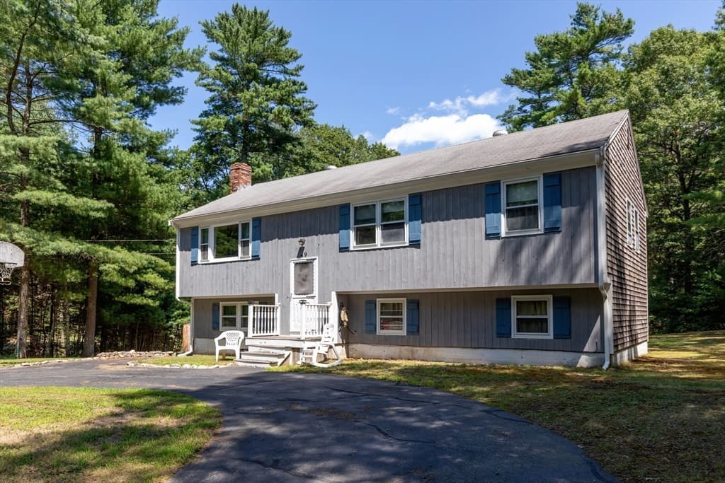 49 Forest St, Carver MA 02330 photo 3