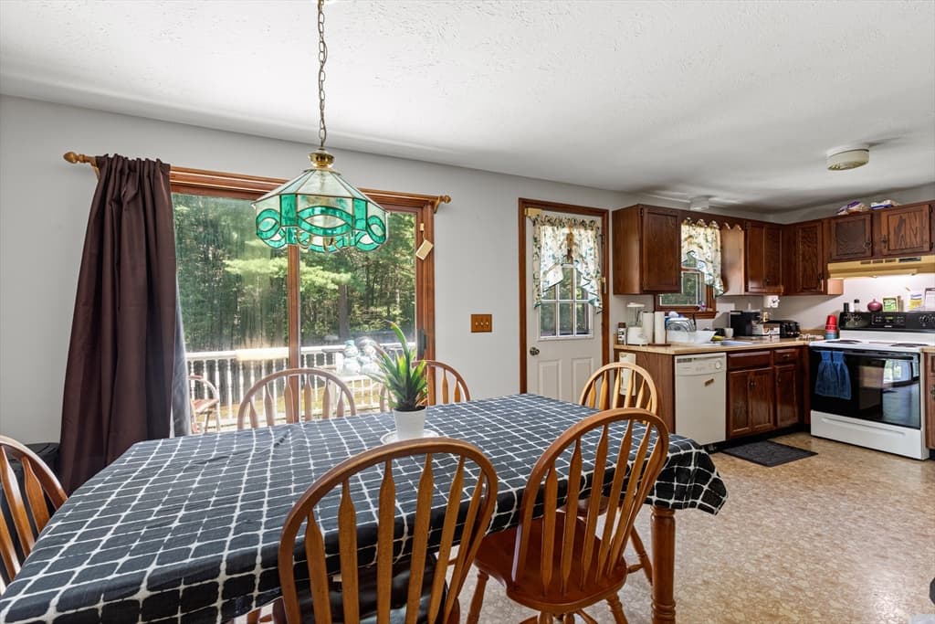 49 Forest St, Carver MA 02330 photo 8