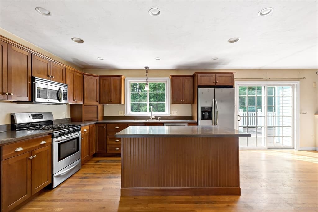 Single Family Residence at 13 Arrowhead Path, Halifax MA 02338, Halifax, photo 13 of 42
