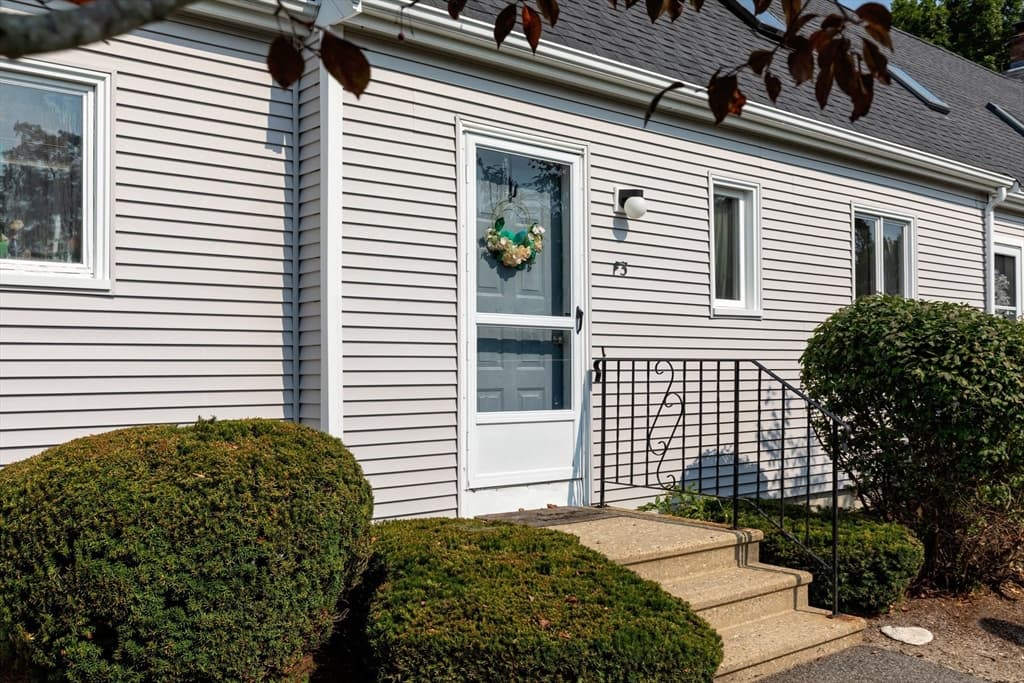 52 Liberty St # F3, Plymouth MA 02360