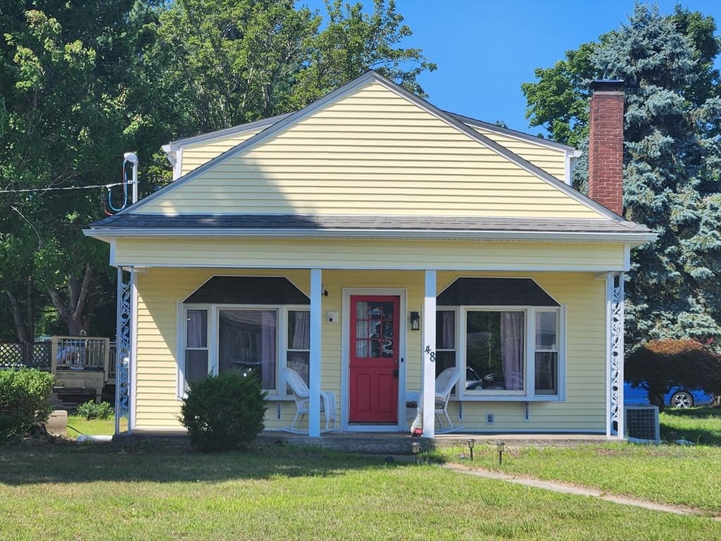 48 Captain Courtois Dr, Attleboro MA 02703
