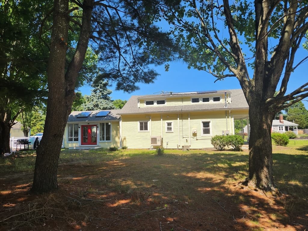 48 Captain Courtois Dr, Attleboro MA 02703 photo 4