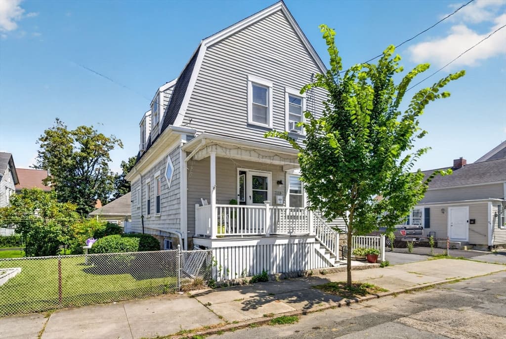 216 Cedar Street, New Bedford MA 02740 photo 2