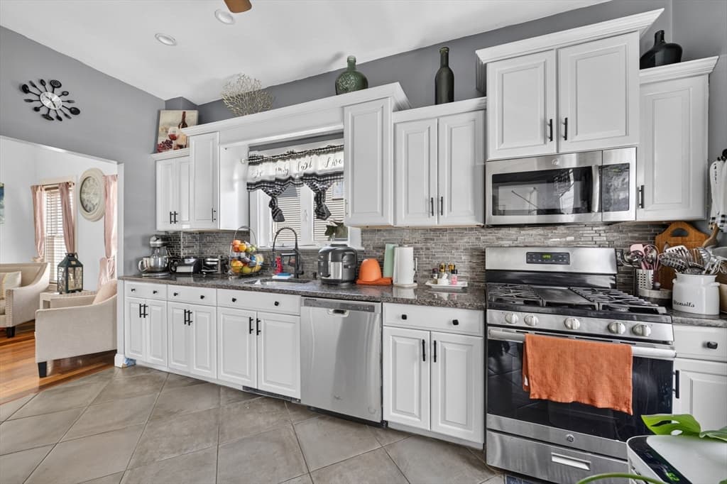 216 Cedar Street, New Bedford MA 02740 photo 13