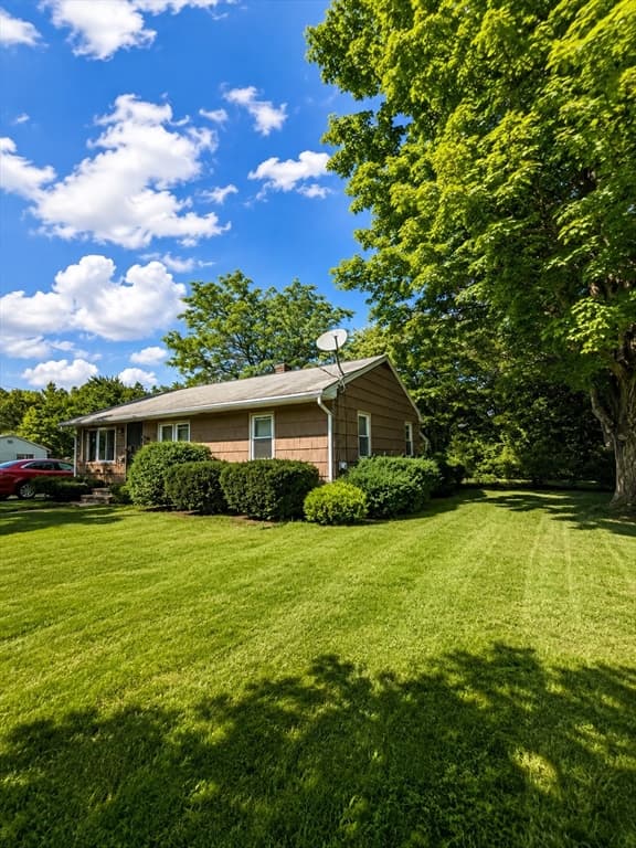 37 Mountview Drive, Clinton MA 01510 photo 3