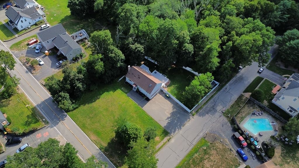 40 Poquanticut Ave, Easton MA 02334 photo 7