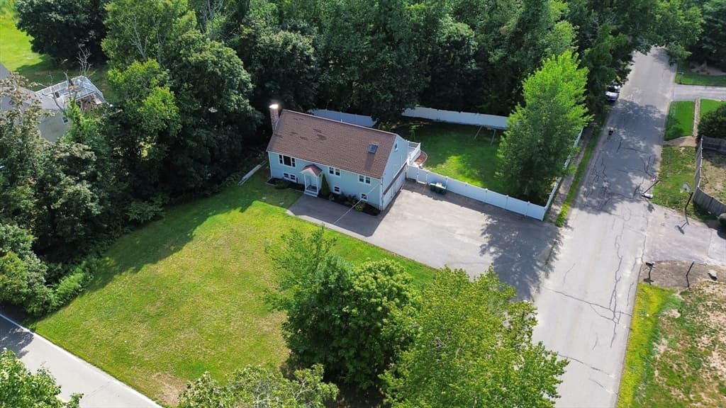 40 Poquanticut Ave, Easton MA 02334 photo 5