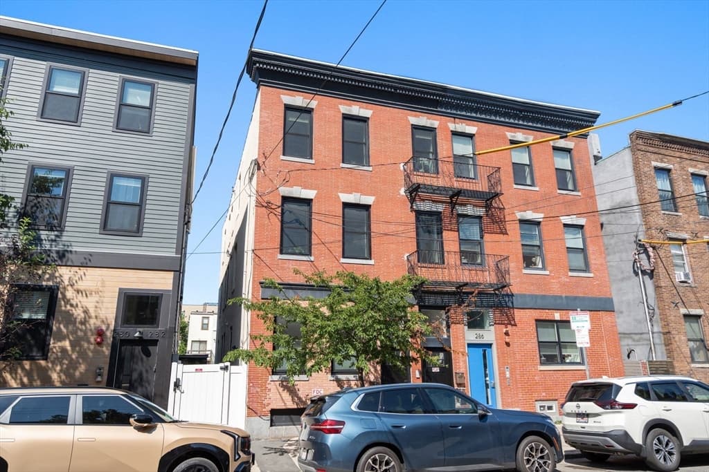 284 Sumner St # 3, Boston MA 02128 photo 37