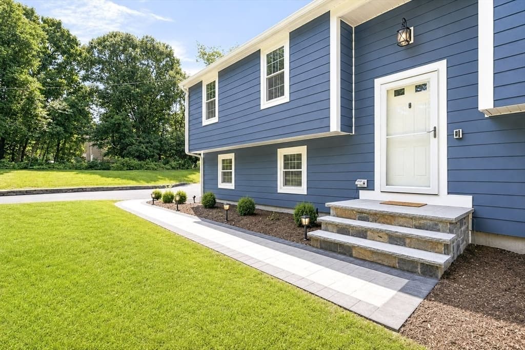 174 Bent St, Franklin MA 02038 photo 5