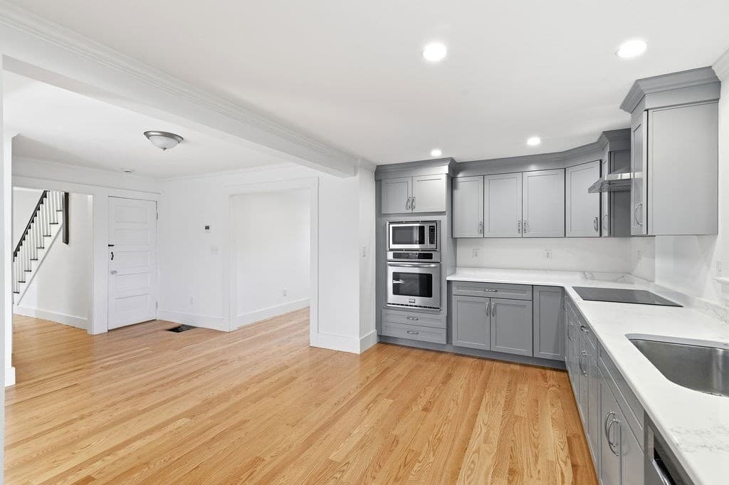 146A W Division St, Braintree MA 02184 photo 8