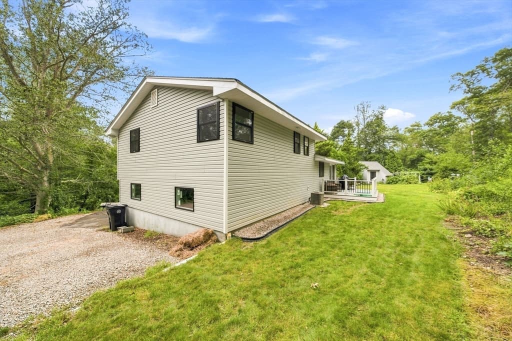 118 Horseneck Rd, Dartmouth MA 02748 photo 6