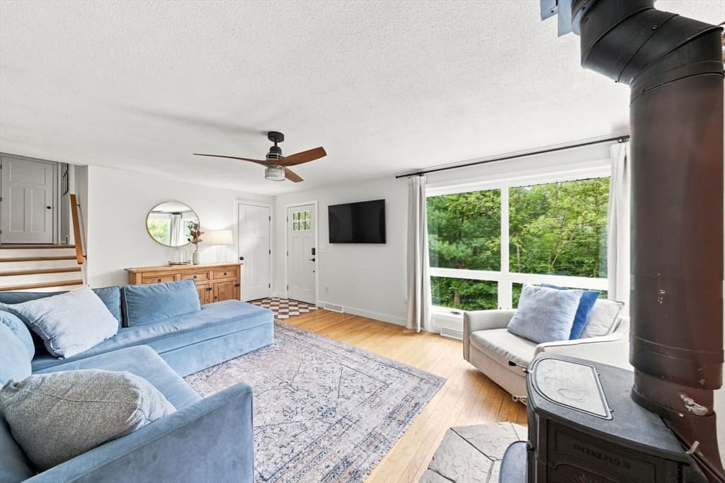118 Horseneck Rd, Dartmouth MA 02748 photo 9