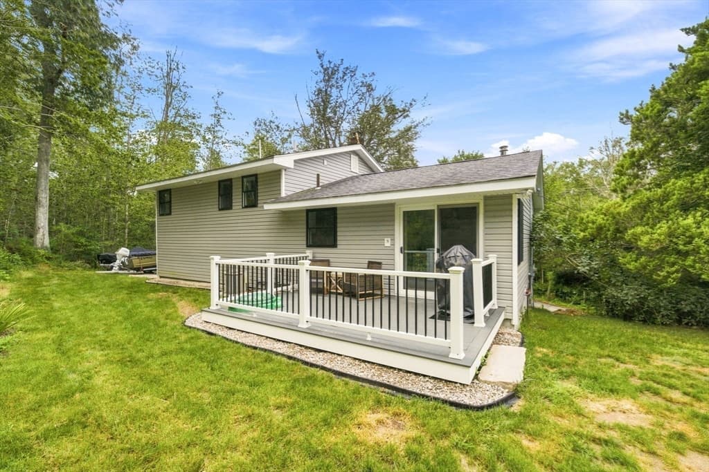 118 Horseneck Rd, Dartmouth MA 02748 photo 4