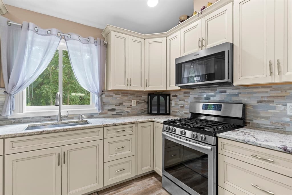 2 Cutter Ln, Dartmouth MA 02748 photo 17