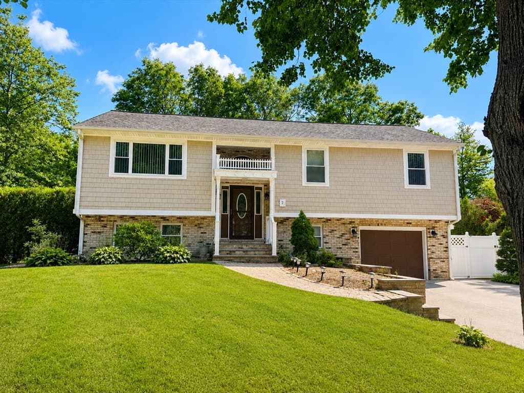 2 Cutter Ln, Dartmouth MA 02748