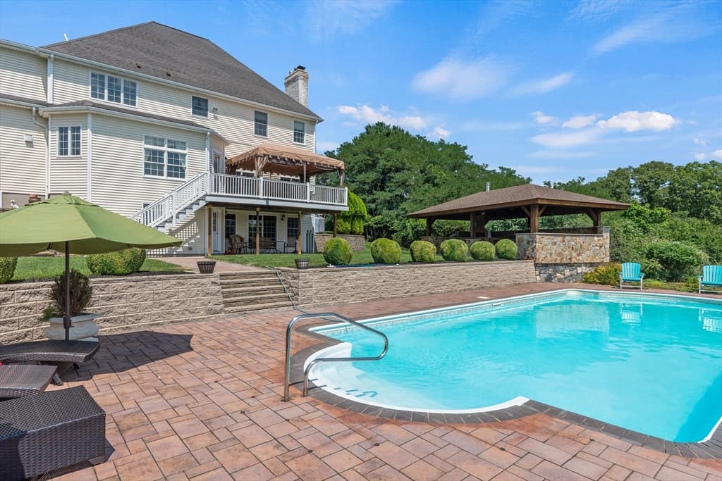 385 Scott Rd, Cumberland RI 02864 photo 9