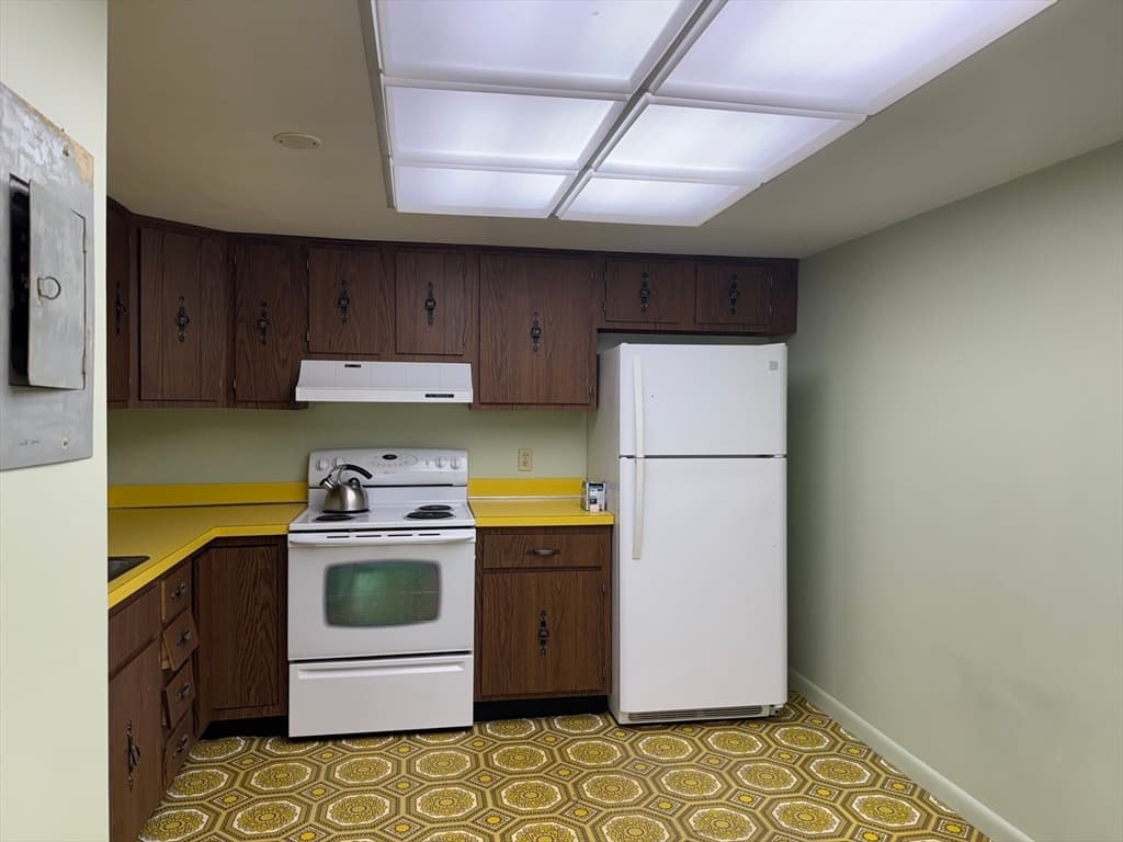 406 Paradise Rd # 1C, Swampscott MA 01907 photo 8