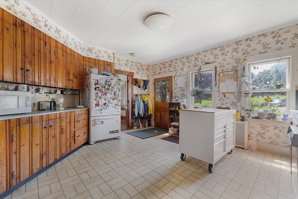 99 Lovett Rd, Oxford MA 01540 photo 3