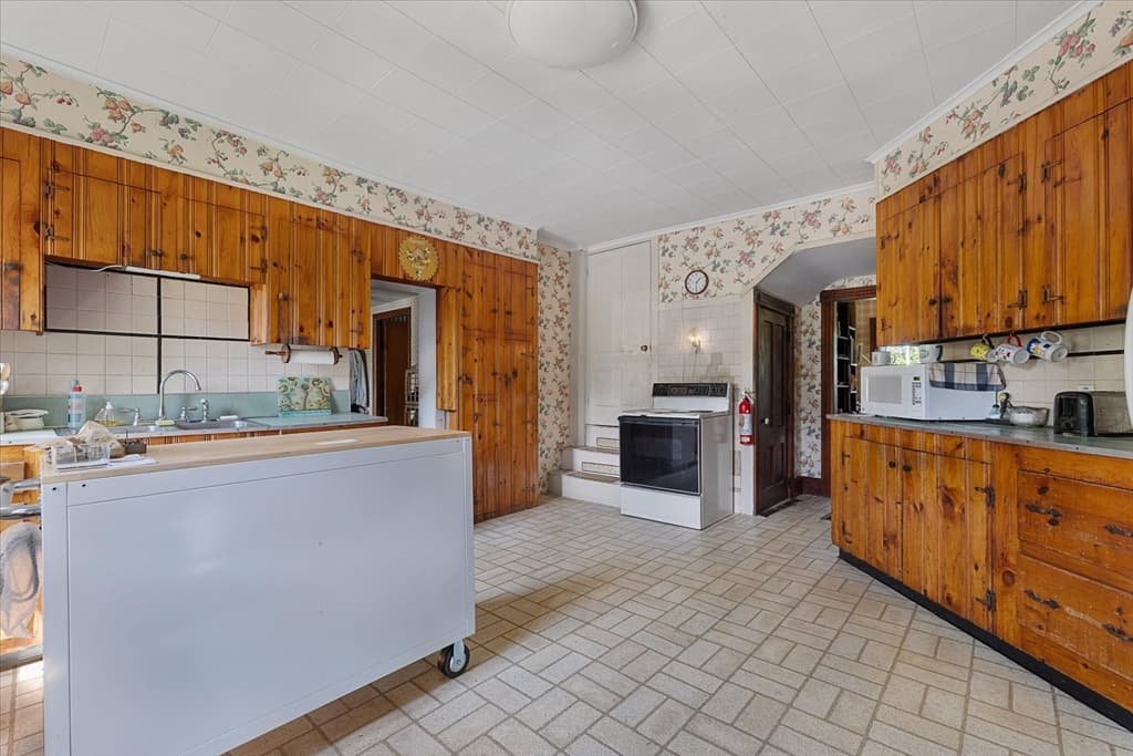 99 Lovett Rd, Oxford MA 01540 photo 4