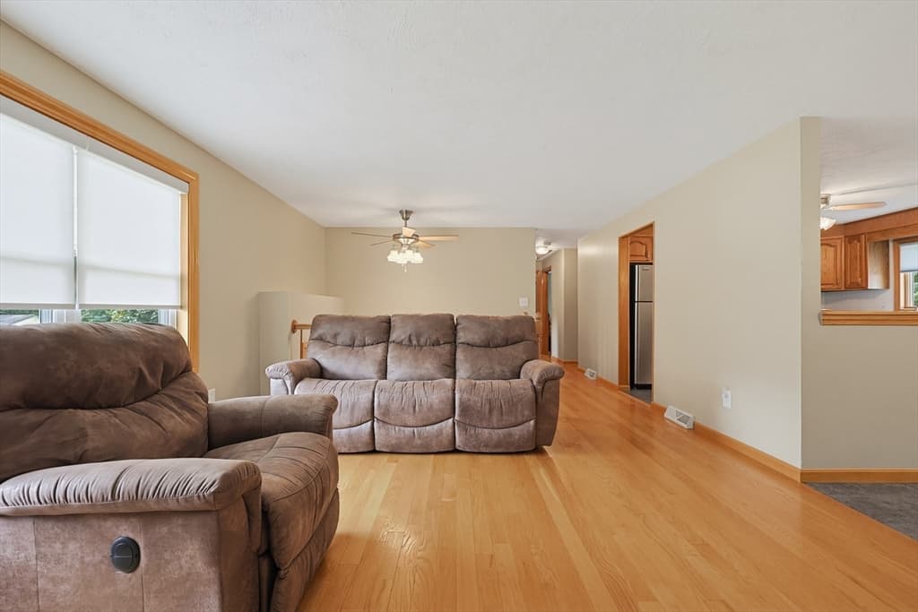 19 Bellflower Rd, Billerica MA 01821 photo 14