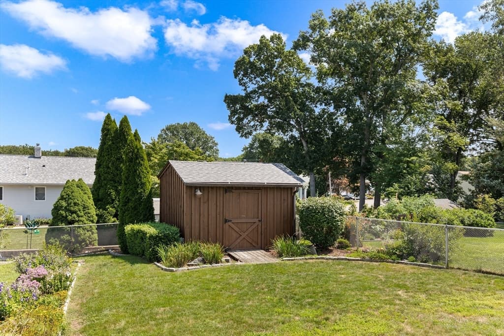327 England St, Cumberland RI 02864 photo 26