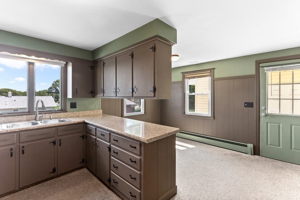 327 England St, Cumberland RI 02864 photo 8