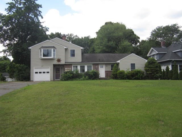 85 Maple Rd, Longmeadow MA 01106