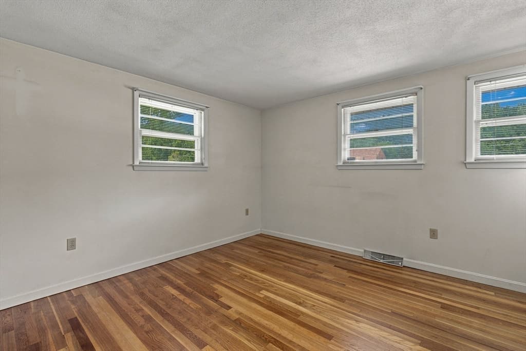 19 Champlain Dr, Hudson MA 01749 photo 16