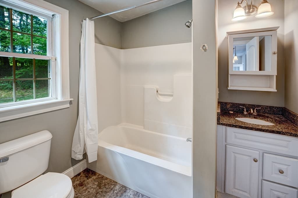 18 Woodland Dr, Lunenburg MA 01462 photo 15