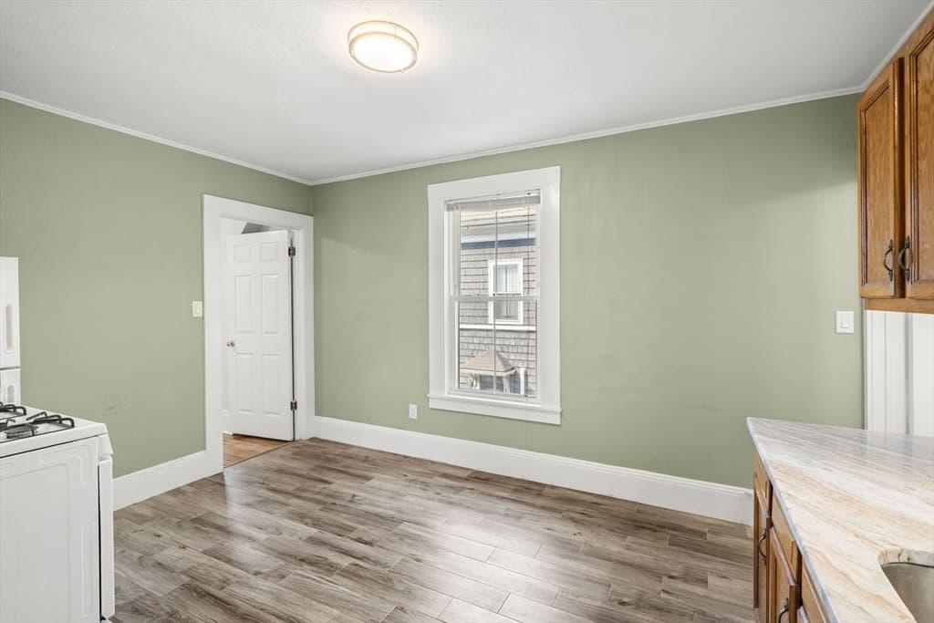 13 Knowlton St, Beverly MA 01915 photo 7