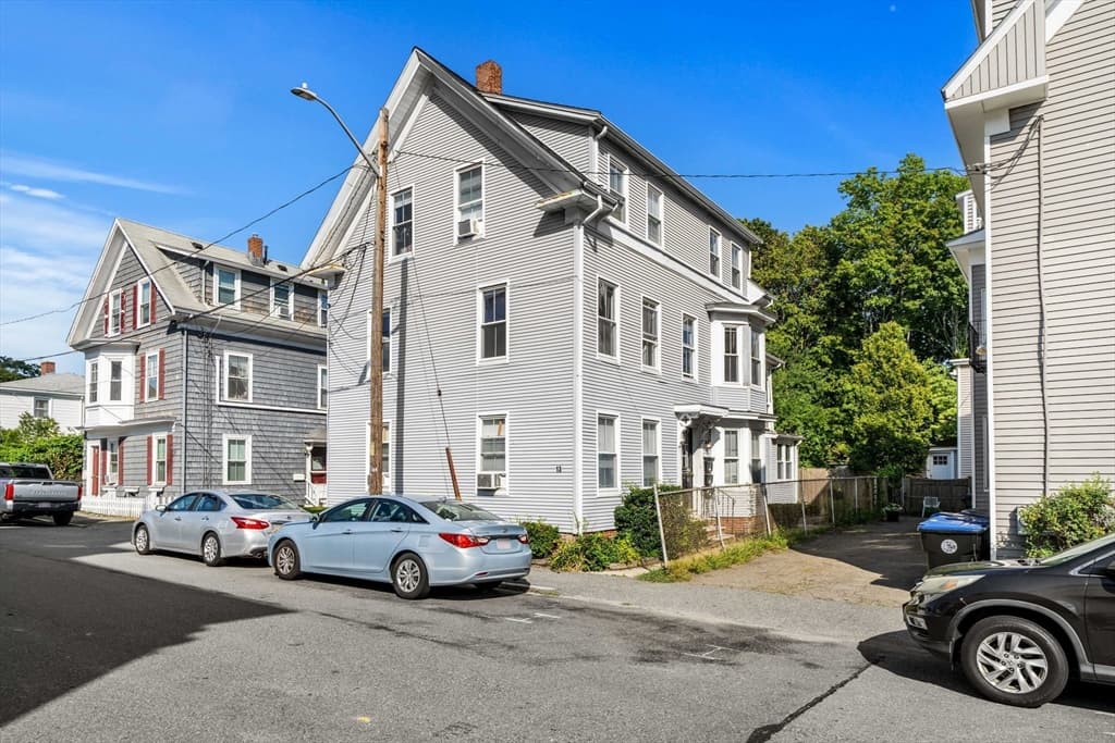 13 Knowlton St, Beverly MA 01915