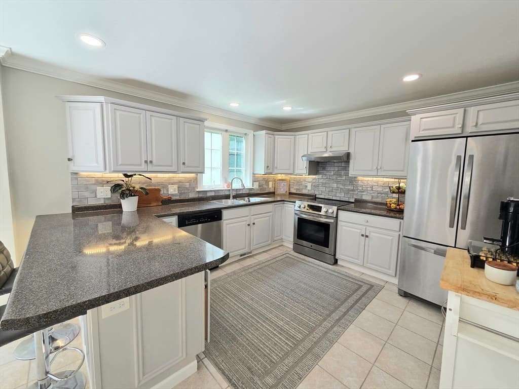 183 Arthur Street, Framingham MA 01702 photo 6