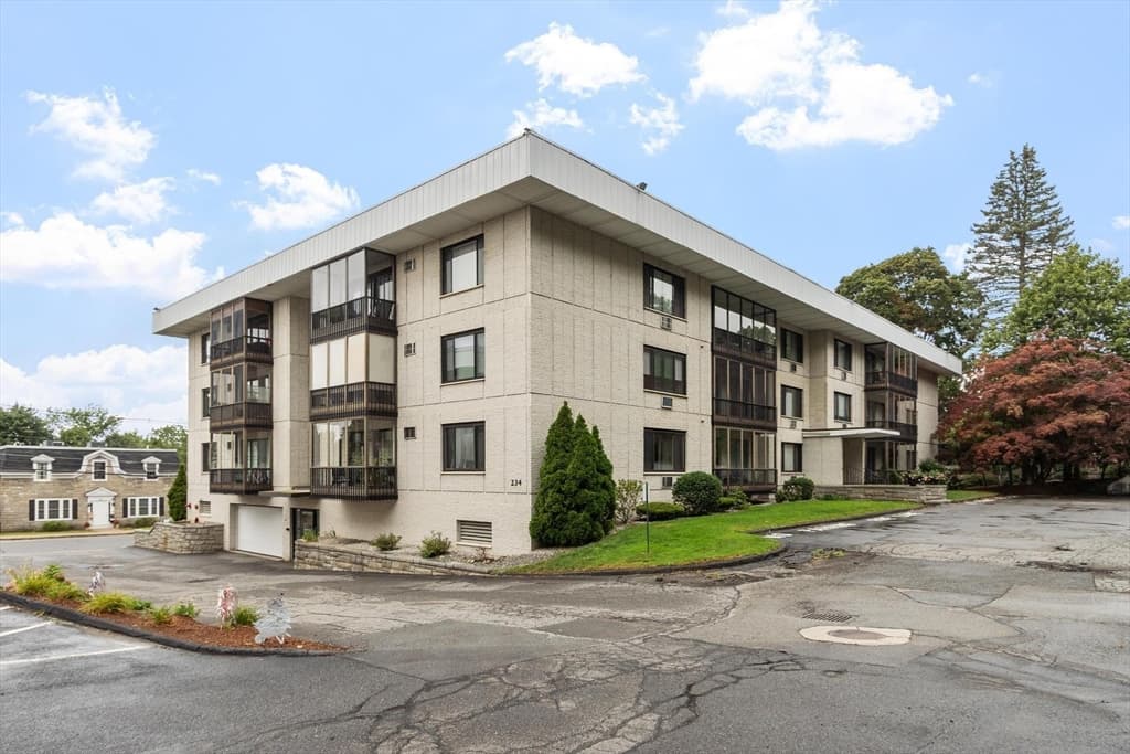 234 Nesmith St # 24, Lowell MA 01852 photo 2