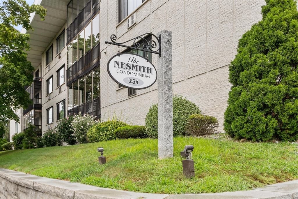 234 Nesmith St # 24, Lowell MA 01852