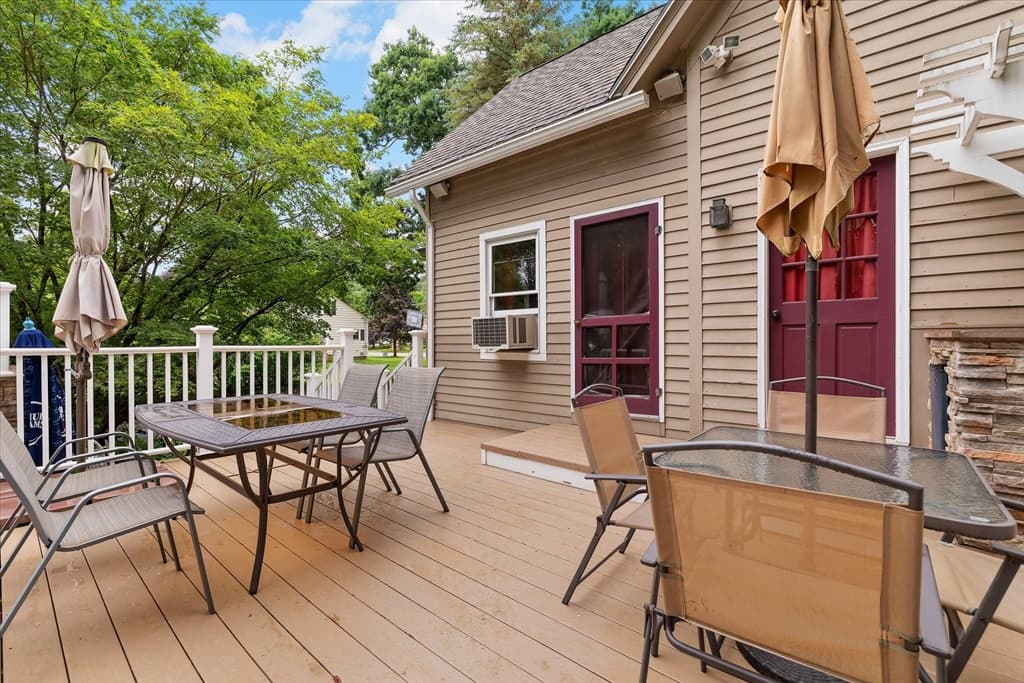 215 S Main St, Orange MA 01364 photo 5